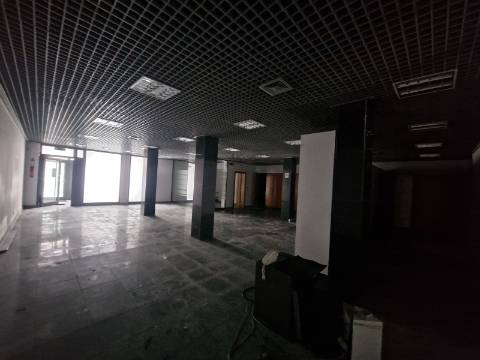 Loja de 295m2 no Centro das Pedras Salgadas