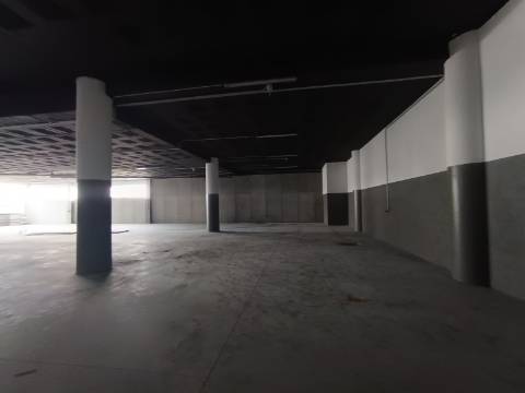 A estrear, armazém de 580 m2 na ZI de Constantim, Vila Real