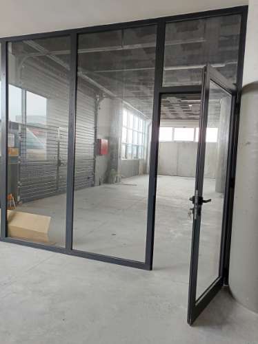 A estrear, armazém de 580 m2 na ZI de Constantim, Vila Real