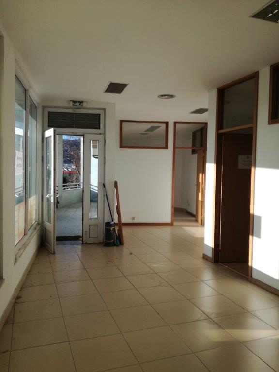 Loja de 114 m2 ao Terminal Rodoviário em Vila Real