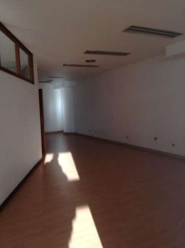 Loja de 114 m2 ao Terminal Rodoviário em Vila Real