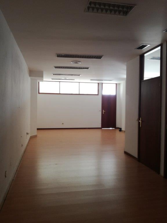 Loja de 114 m2 ao Terminal Rodoviário em Vila Real