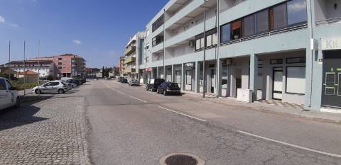 Retoma Bancária | Loja no Centro da Cidade de Valpaços