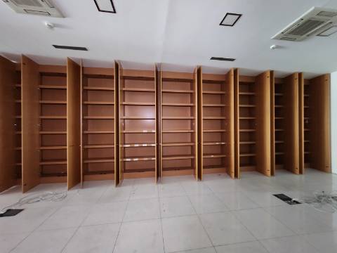 Imóvel Arrendado | Loja de 180m2 Junto ao Nosso Shopping