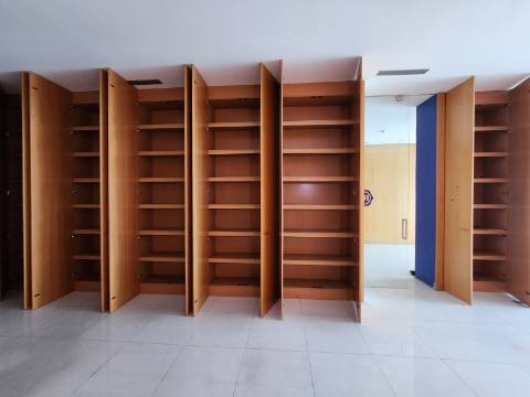 Imóvel Arrendado | Loja de 180m2 Junto ao Nosso Shopping