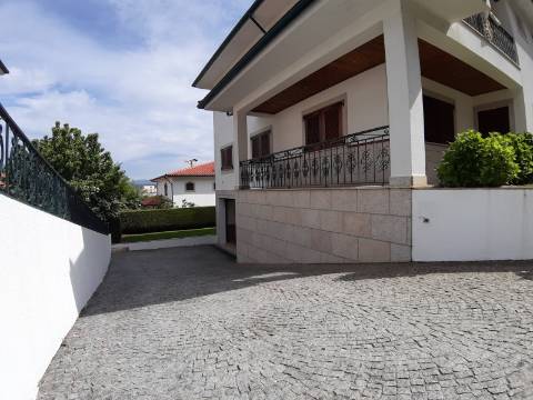 A Estrear, Moradias T4+1 na Urbanização Villa Sol em Vila Real