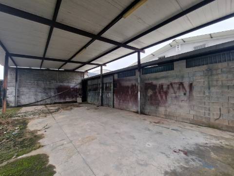 Armazém de 501m2 na Zona Industrial de Constantim, Vila Real