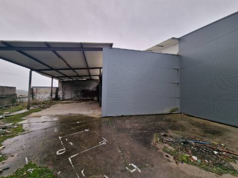 Armazém de 501m2 na Zona Industrial de Constantim, Vila Real