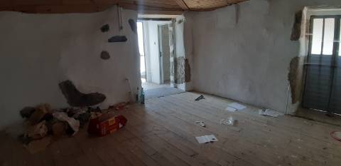 Para Recuperar | Moradia em Pedra | Carva, Murça