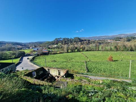 Com Projeto Aprovado | Imóvel para Reconstrução de Moradia T3 | Vila Real