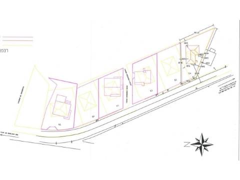 Lote para Moradia com 2 Andares e 4 Frentes em Roalde, Sabrosa