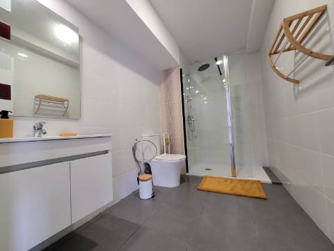 T4 Transformado em Dois T1(s) Junto ao Supermercado LIDL em Vila Real