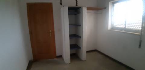 Moradia T3 Geminada Implantada em Terreno de 588 m2 em Bujões, Vila Real