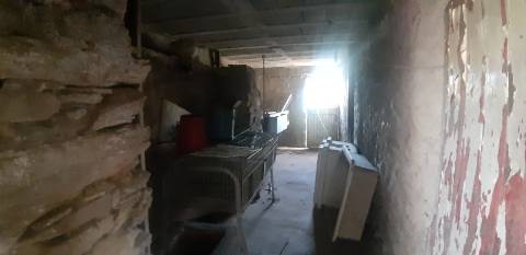 Moradia T3 Geminada Implantada em Terreno de 588 m2 em Bujões, Vila Real