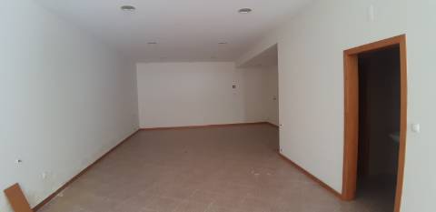 Loja de 113 m2 na Vila de Murça