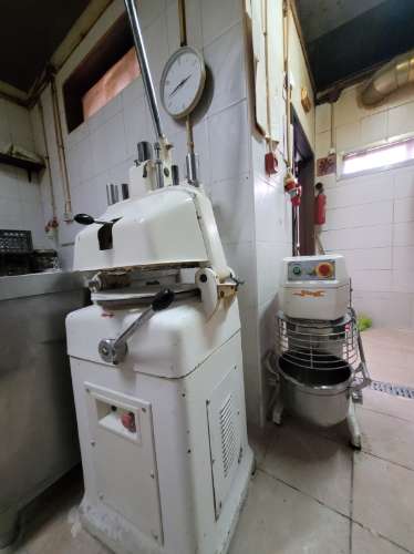 Trespassa-se Padaria em Pleno Funcionamento