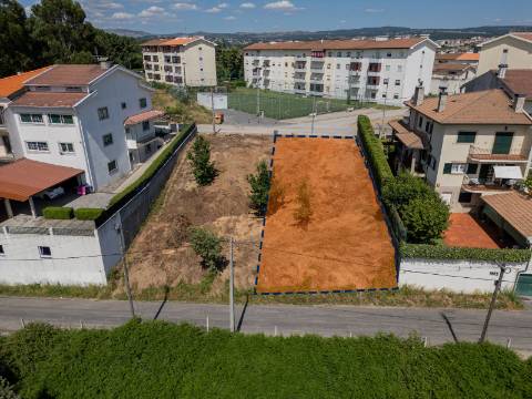 2 Lotes Moradias 3 Frentes | Ao Hospital em Lordelo | Vila Real