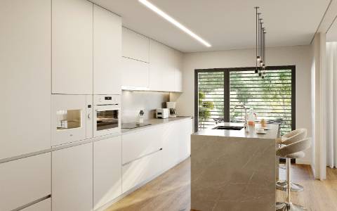 Moradias T4 de Três Frentes com Dois Andares e Piscina