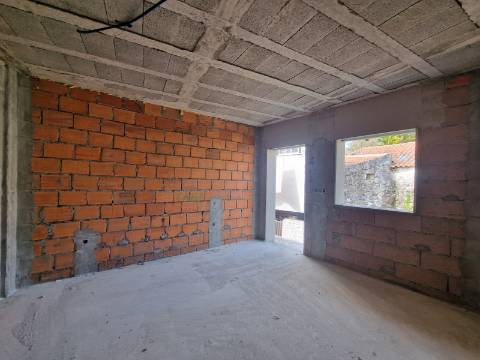Em Construção, Moradia T3 às piscinas municipais em Alijó