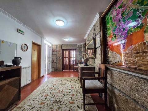 Quinta de 20 hectares com unidade de Turismo