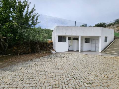 Quinta de 20 hectares com unidade de Turismo