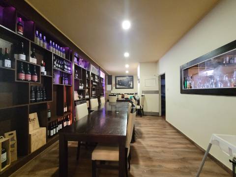 Trespassa-se Restaurante no Parque de Campismo em Vila Real