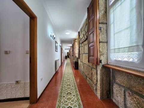 Unidade de Turismo inserida em Quinta de 20 hectares