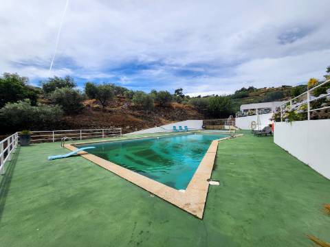 Unidade de Turismo inserida em Quinta de 20 hectares