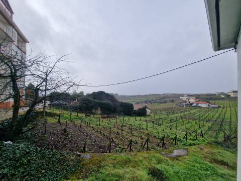 Espaço Comercial Licenciado para Padaria em Sanfins do Douro