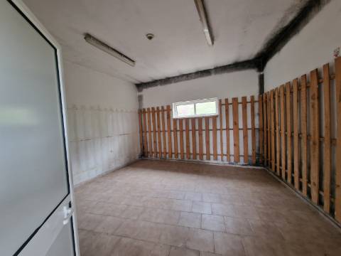 Espaço Comercial Licenciado para Padaria em Sanfins do Douro