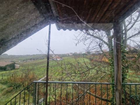 Espaço Comercial Licenciado para Padaria em Sanfins do Douro