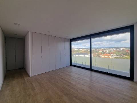 Moradia T4+1 com 4 suites em Borbela, Vila Real