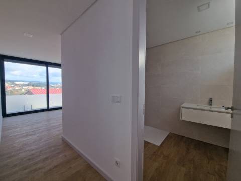 Moradia T4+1 com 4 suites em Borbela, Vila Real