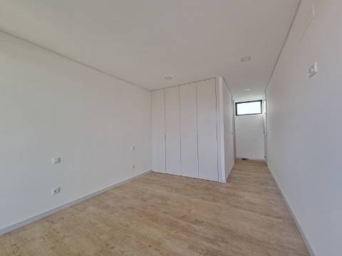 Moradia T4+1 com 4 suites em Borbela, Vila Real