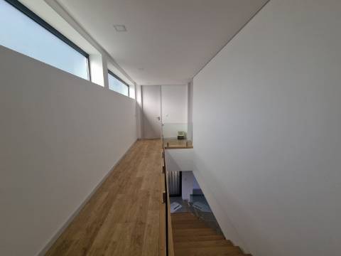 Moradia T4+1 com 4 suites em Borbela, Vila Real