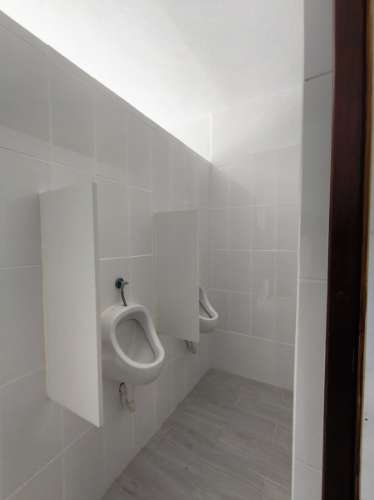 Junto à Zona Industrial de Constantim, Armazém Novo com 800m2