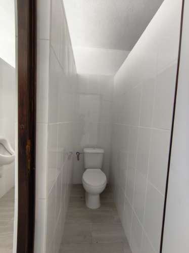 Junto à Zona Industrial de Constantim, Armazém Novo com 800m2