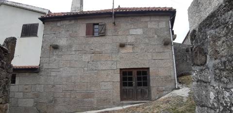 Retoma Bancária, Moradia T5 em Telões, Vila Pouca de Aguiar