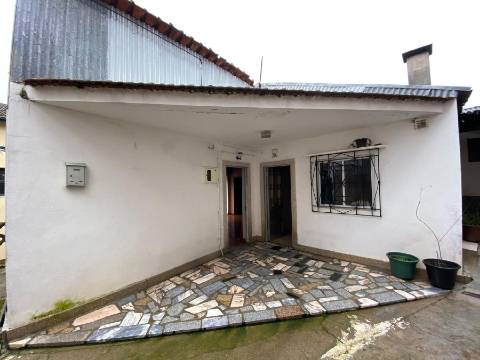 Retoma Bancária Moradia T2 na Vila de Sanfins do Douro