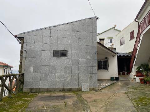 Retoma Bancária Moradia T2 na Vila de Sanfins do Douro