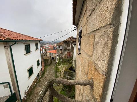 Retoma Bancária Moradia T2 na Vila de Sanfins do Douro