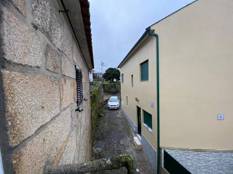 Retoma Bancária Moradia T2 na Vila de Sanfins do Douro