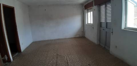Retoma Bancária, Moradia T2 em Nogueira, Vila Real