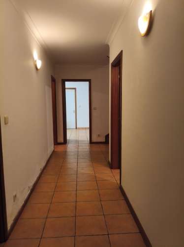 Moradia T4 em Banda Contínua em Valpaços