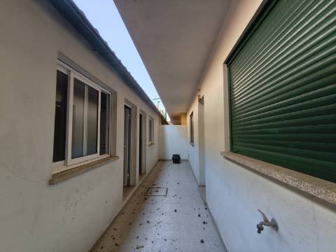 Moradia T4 em Banda Contínua em Valpaços