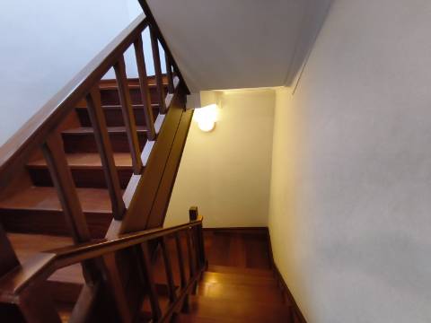 Moradia T4 em Banda Contínua em Valpaços