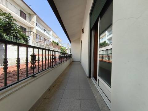 Moradia T4 em Banda Contínua em Valpaços