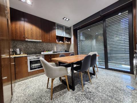 | Reservado | T3 em Edifício Singular Junto ao Teatro Municipal de Vila Real