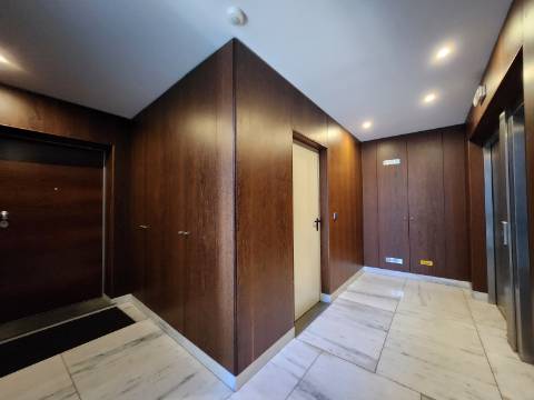 | Reservado | T3 em Edifício Singular Junto ao Teatro Municipal de Vila Real