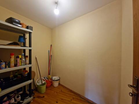 Moradia T4 de rés do chão e andar em Santa Eugénia, Alijó